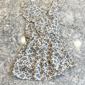 Max studio sleeveless blouse with flower detailing size L bow in back